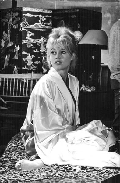 Brigitte Bardot relaxing. - 8x10 photo