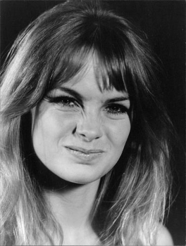 Jean Rosemary Shrimpton given facial expression. - 8x10 photo