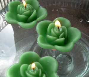 12 Clover Green Floating Rose Wedding Party Candles candle