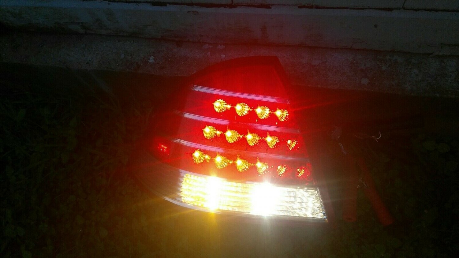 2005-2007  MERCURY MONTEGO  DRIVER LEFT SIDE LED TAILLIGHT TAIL LAMP OEM