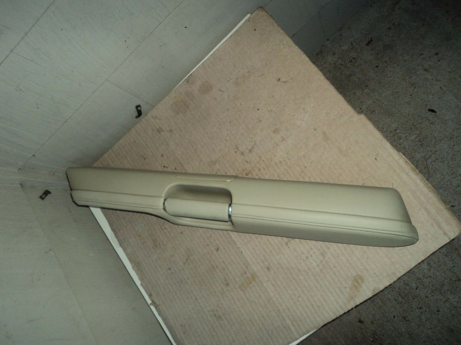 06 INFINITI M45 DRIVER LEFT FRONT DOOR ARMREST TAN