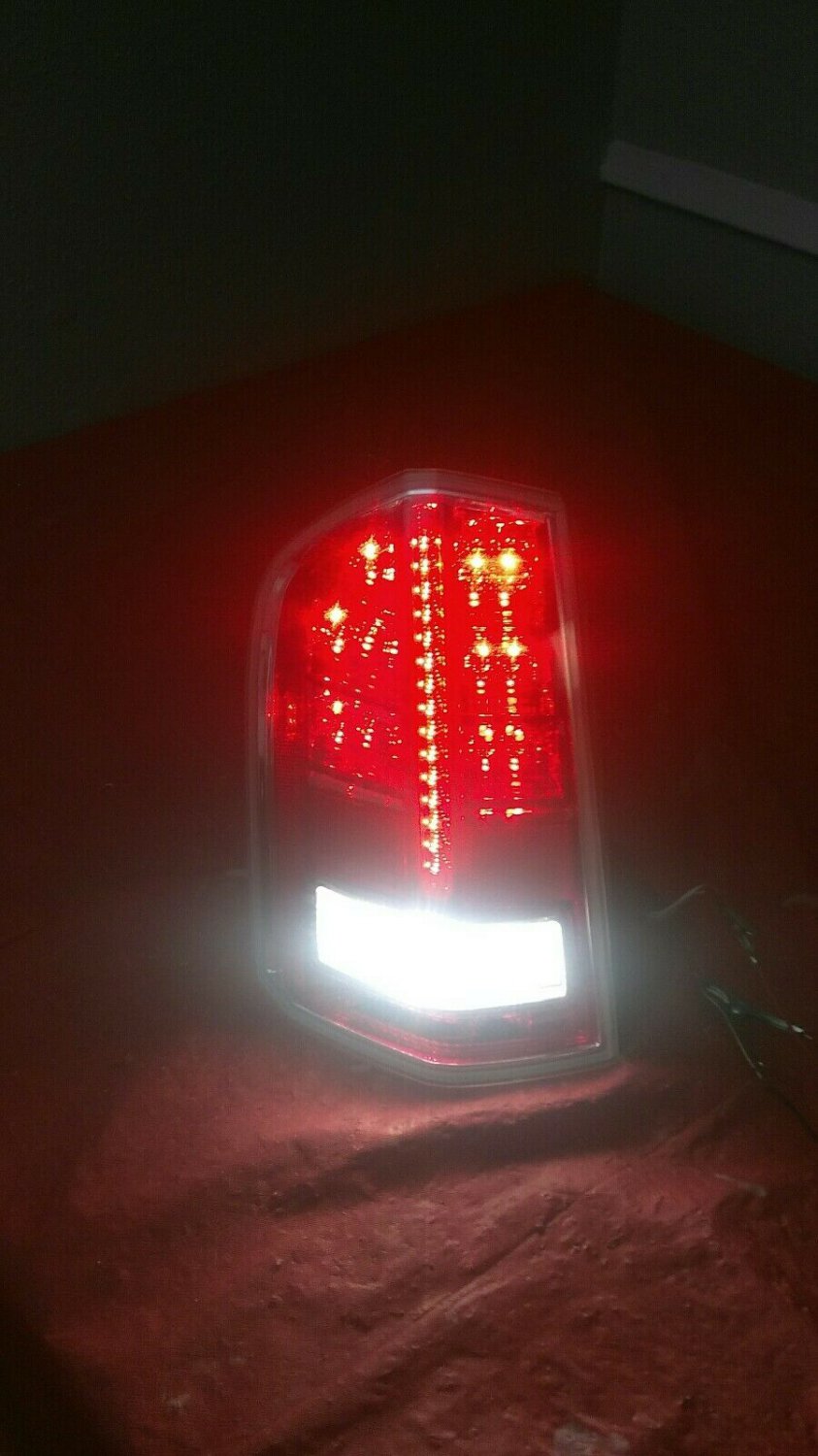 2011-2014 CHRYSLER 300 DRIVER LEFT SIDE LED TAILLIGHT  TESTED