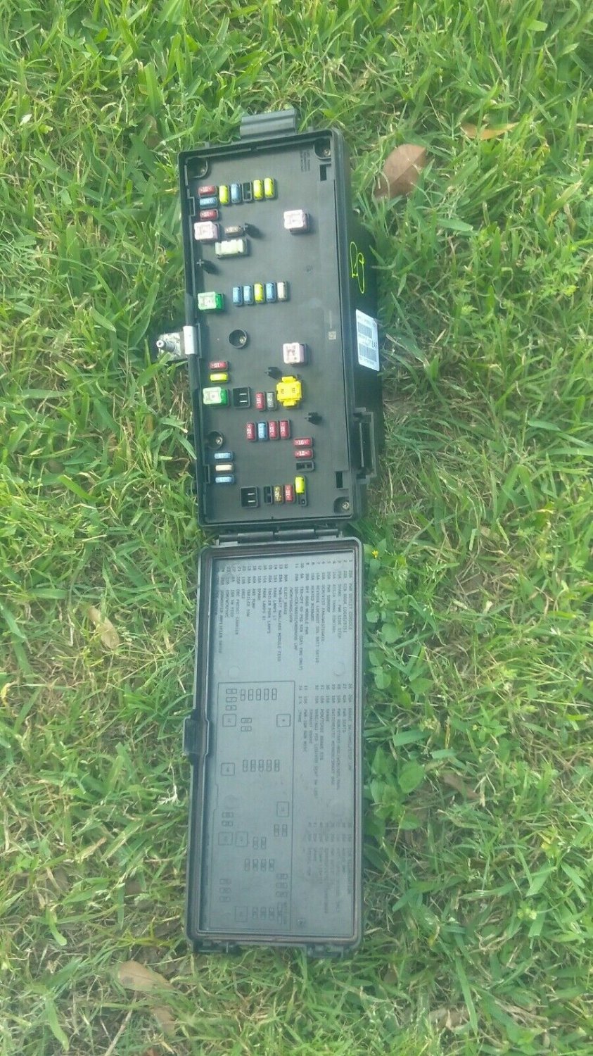 2007 RAM 1500 2500 3500 FUSE BOX TIPM TOTALLY INTEGRATED POWER MODULE