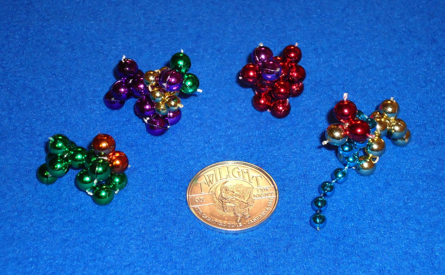 ADORABLE MARDI GRAS BEAD DOGS IN RANDOM COLORS + ***BONUS*** MARDI GRAS