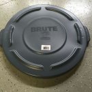 NEW RUBBERMAID 2619 GRAY 20 GAL BRUTE LID WITH DRAIN CHANNELS
