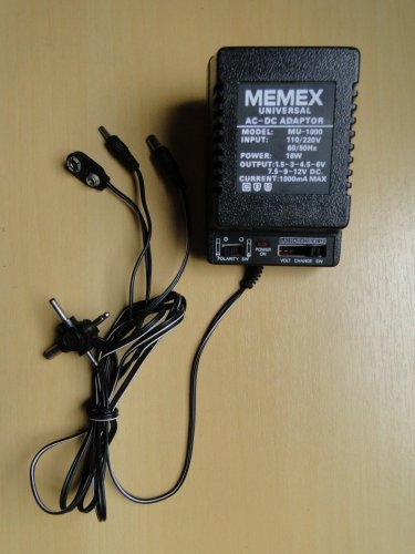 Memex Universal AC/DC Adapter/Charger 1000mA