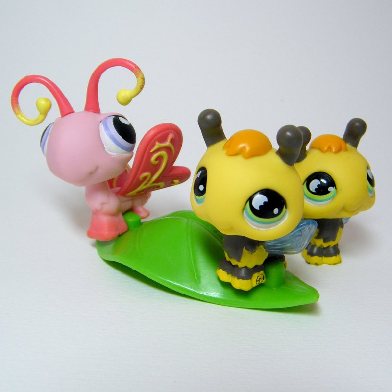 Littlest Pet Shop # 202 Pink BUTTERFLY Purple Eyes # 813 BUMBLE BEE Blue Eyes