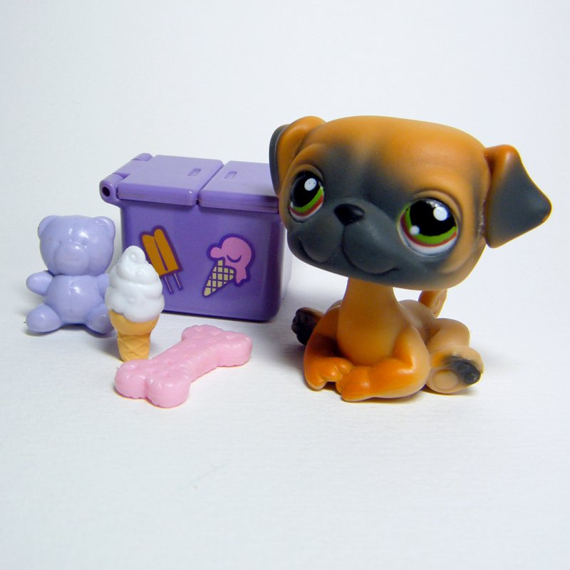 Littlest Pet Shop # 1221 PUG Puppy Tan & Grey body, Green Eyes & Picnic Basket