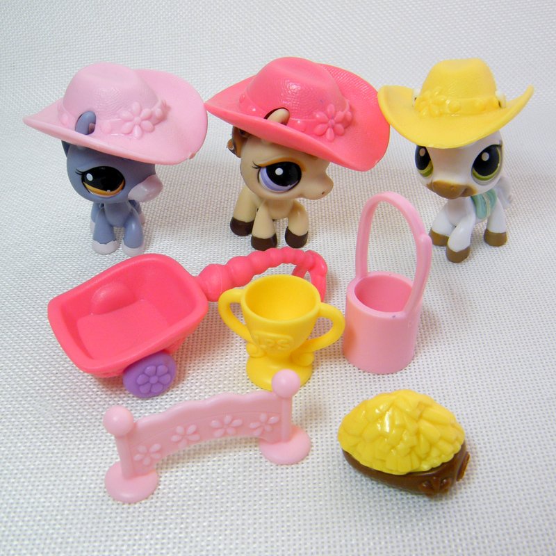 Littlest Pet Shop # 338, 1114 & 1142 3 Horses & Race About Ranch Accessories