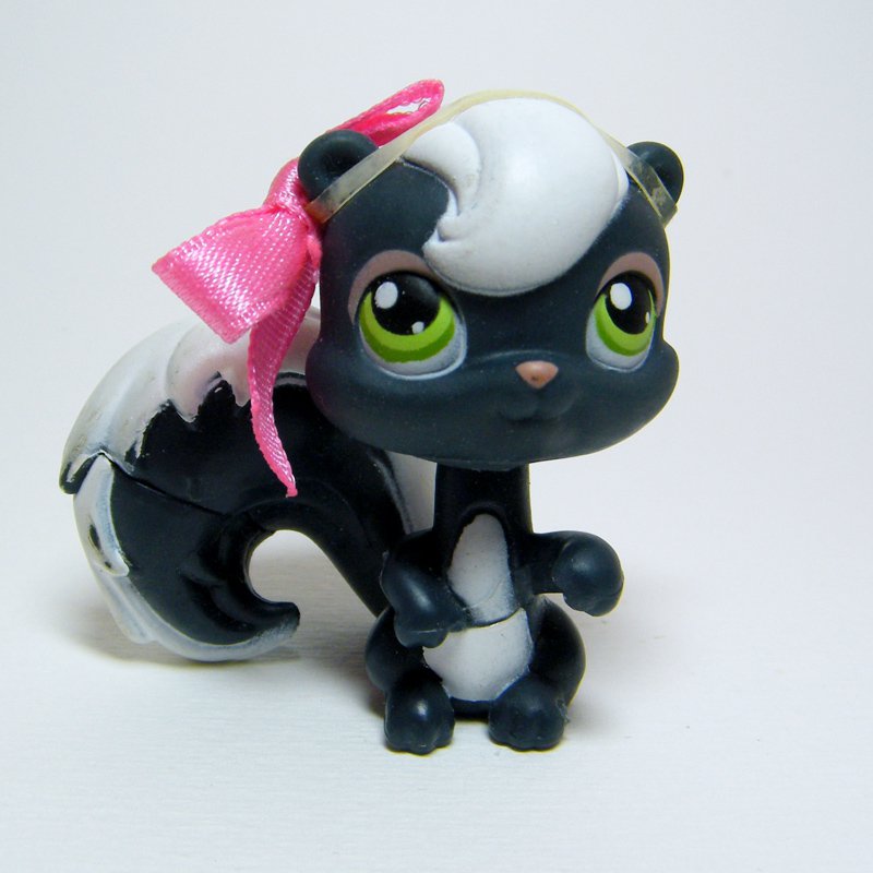 Littlest Pet Shop 253 Black SKUNK Black & Accessories 2006 Target