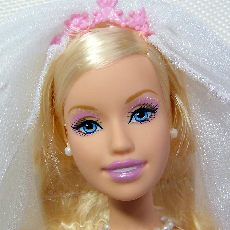 Barbie WEDDING DAY 2007 Bride Pale Lemon Blonde with Glitter Lips & Eyes