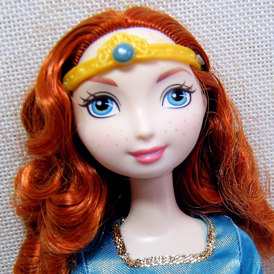 Disney Pixar BRAVE MERIDA Redhead 10.5" Doll 2012 Mattel