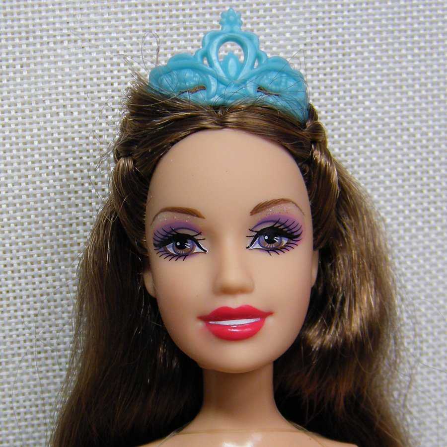 Barbie 2007 GLITTER PRINCESS Brunette in Green Dress RARE! Walmart 1st Issue