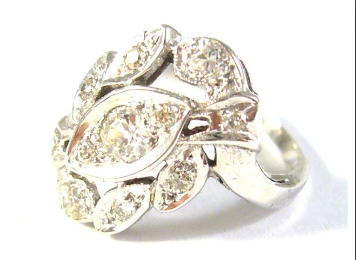 Antique ring with diamonds 0.62 kt