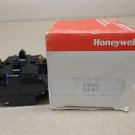 1 NIB HONEYWELL MICRO SWITCH PTCG CONTACT BLOCK 600VAC 250VDC