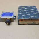 1 NIB HONEYWELL MICRO SWITCH BAF1-2RN-LH BAF12RNLH LIMIT SWITCH TOP PLUNGER