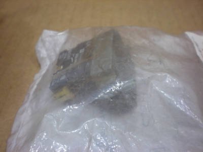1 NIB TELEMECANIQUE ZB2BZ1013 MOUNTING BASE