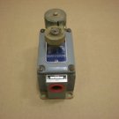1 NEW SQUARE D 9007-M11B 9007M11B LIMIT SWITCH 15 AMP 600VAC 250VDC