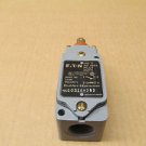 1 NEW CUTLER HAMMER 10316H283 LIMIT SWITCH TOP PUSH ROLLER 600 VAC