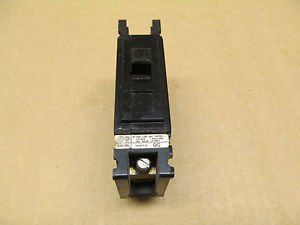 1 CUTLER HAMMER QC QC1030 30 AMP 1 POLE 120/240 VAC CIRCUIT BREAKER BLACK