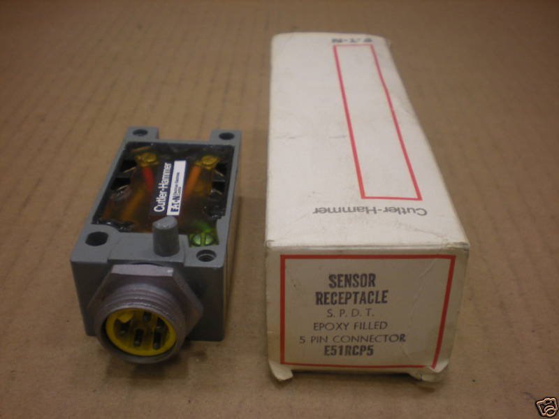 1 NIB CUTLER HAMMER E51RCP5 SENSOR RECEPTACLE SPDT 5 PIN CONNECTOR