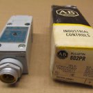 1 NIB ALLEN BRADLEY 802PR-LBAK1 802PRLBAK1 PROXIMITY SWITCH TOP SENSING 40V-132V