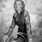 THE MARY TYLER MOORE SHOW - CLORIS LEACHMAN AS PHYLLIS 8x10 Photo THE MARY TYLER MOORE SHOW - CLORIS LEACHMAN AS PHYLLIS 8x10 Photo