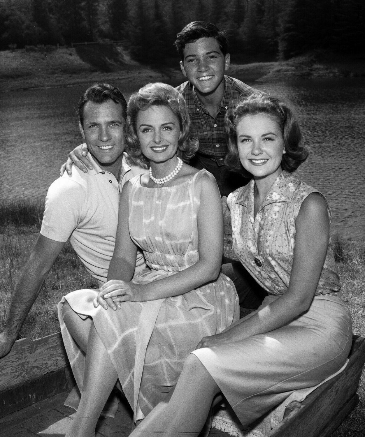 The Donna Reed Show Tv Show Cast 5x7 Photo 6933