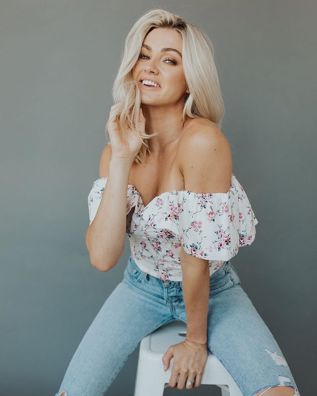 Beautiful Lindsey Arnold SeXy 8x10 Glossy Photo