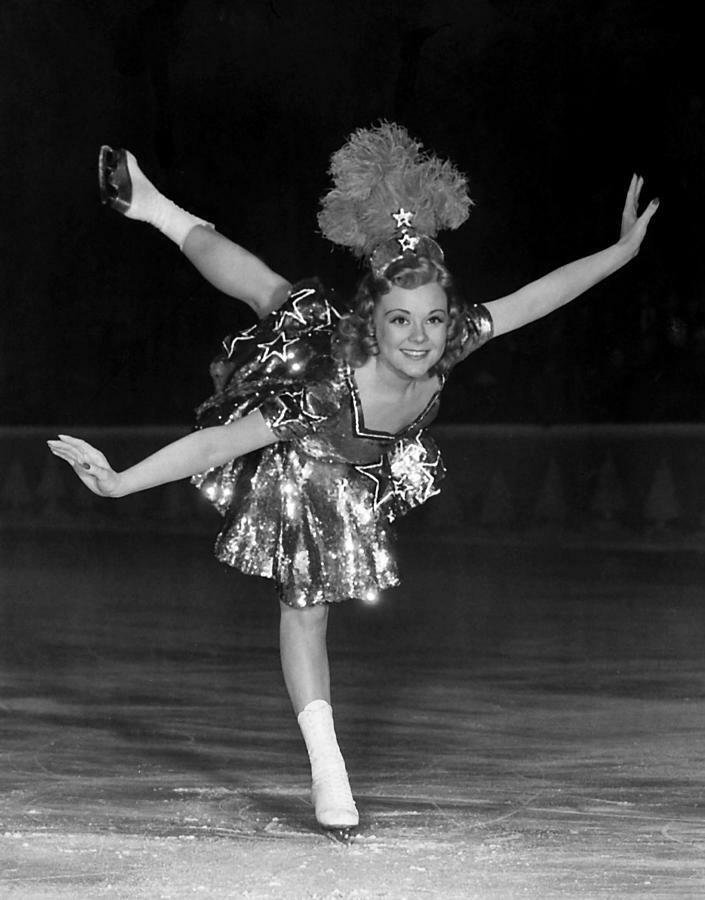 FIGURE SKATER SONJA HENIE 5x7 Glossy Photo