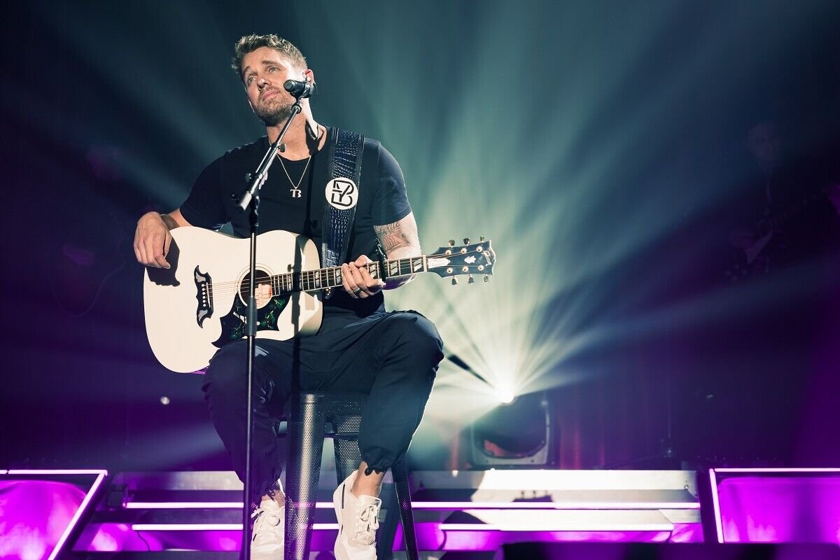 BRETT YOUNG 8x10 Glossy Photo