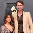 BEAUTIFUL MARREN MORRIS & RYAN HURD 8X10 Glossy Photo BEAUTIFUL MARREN MORRIS & RYAN HURD 8X10 Glossy Photo