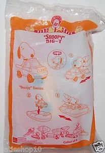 2005 McDonald's Peanuts Happy Meal Toy Snoopy Big-T - Snoopy Rescue