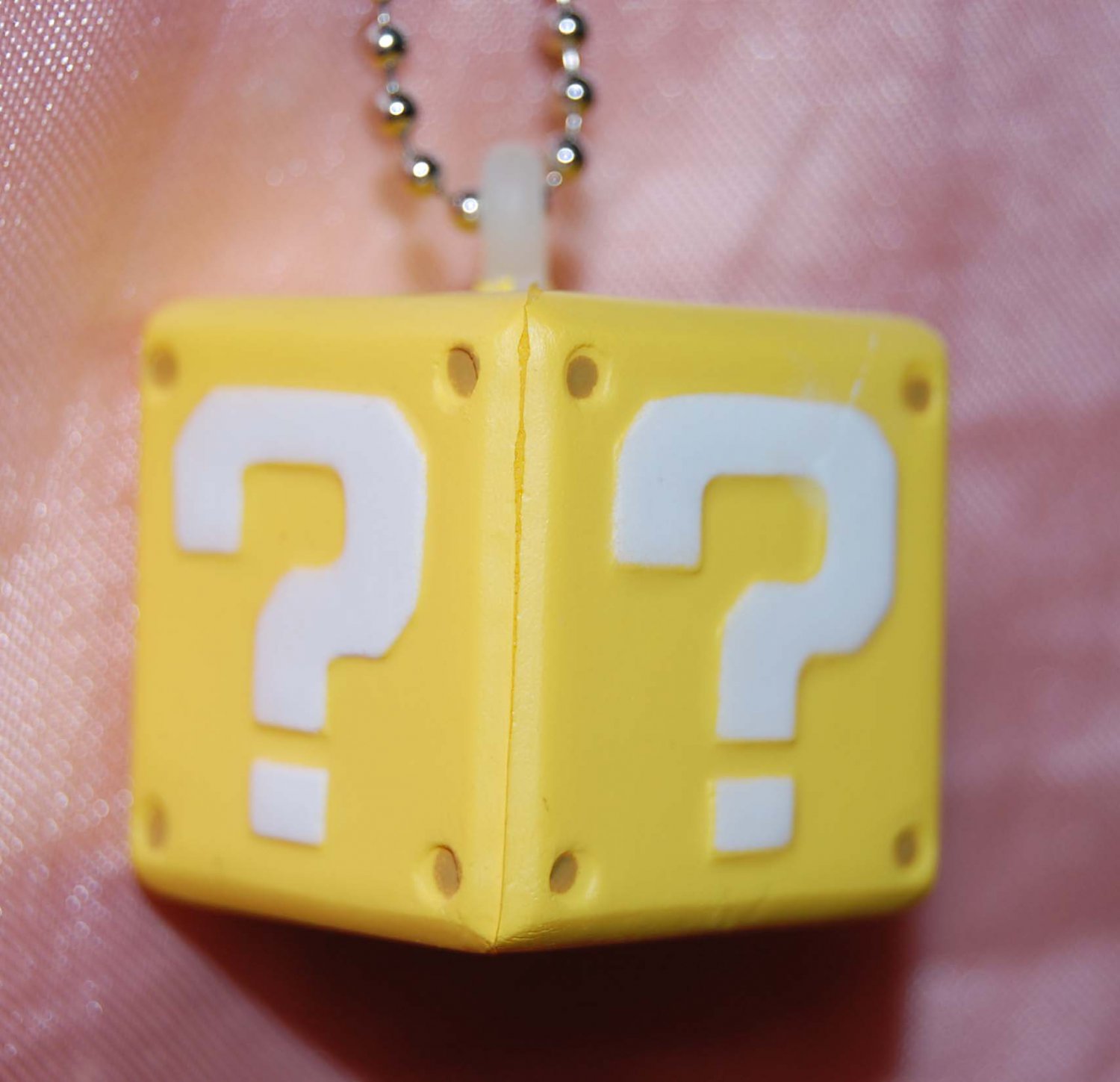 2007 Nintendo Mario Bros Question Mark Yellow Coin Block Vinyl Key Chain