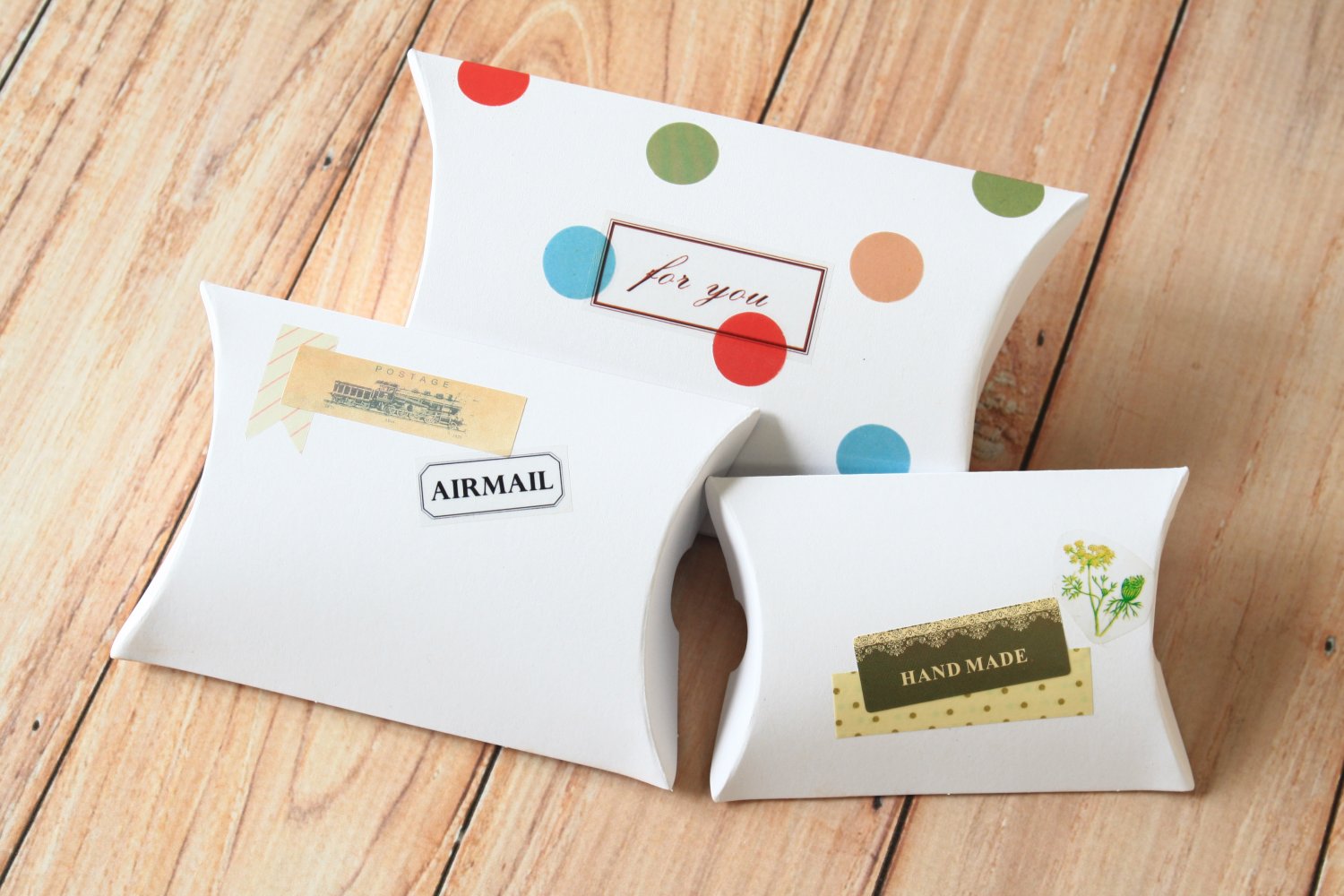 Smooth White DIY Medium pillow boxes