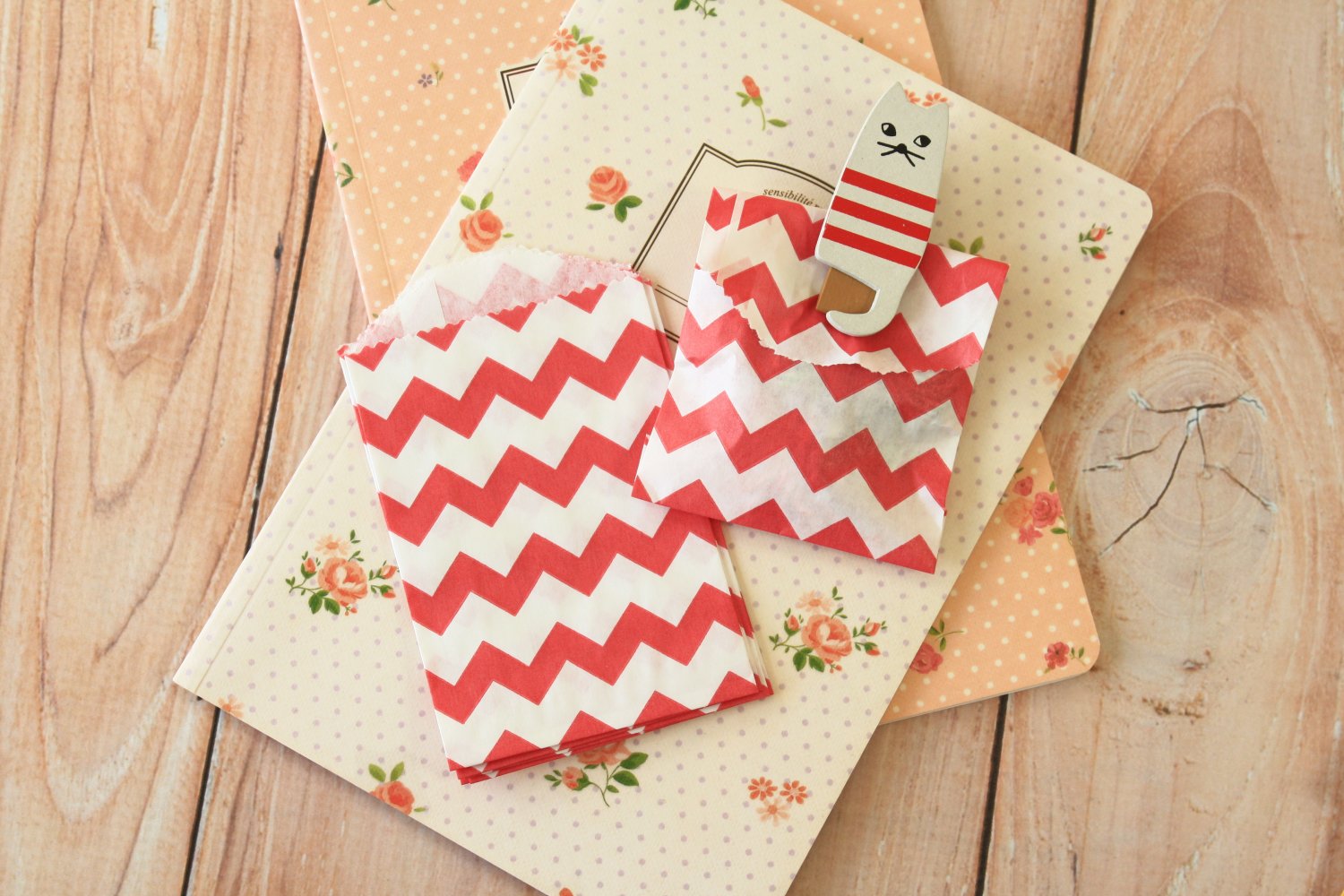 Red Chevron Itty Bitty Bags small paper bags