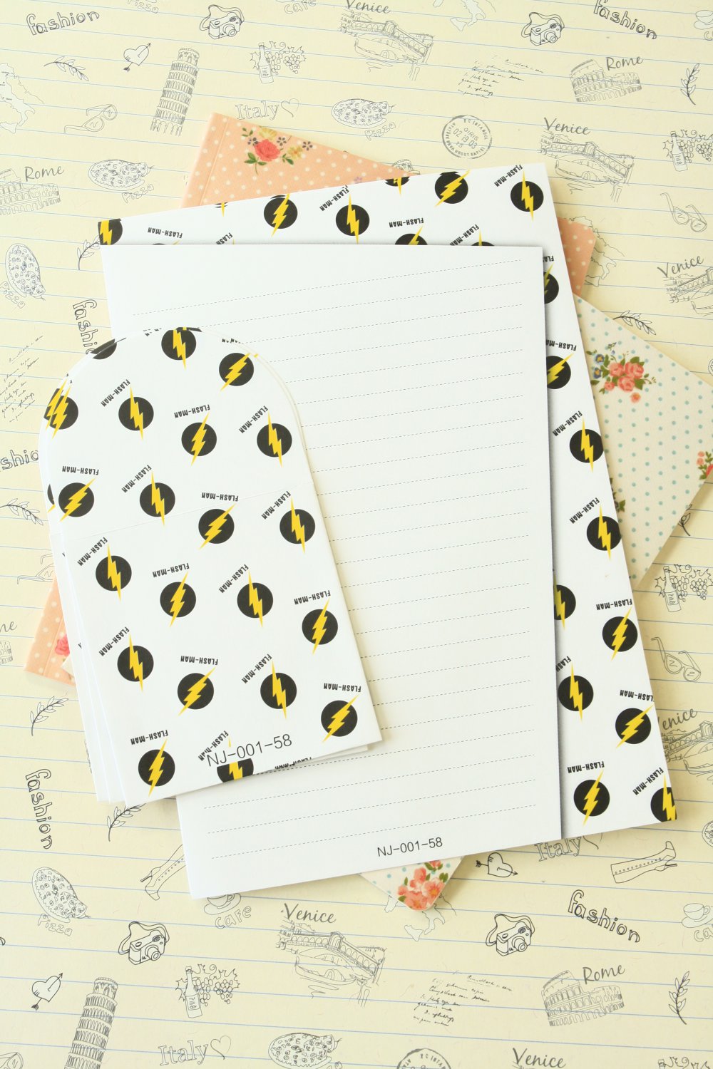 Flash Man Black & White writing paper and envelopes letter set