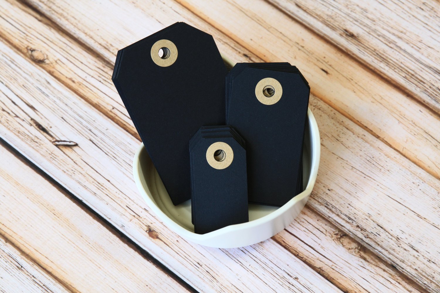 Medium Black reinforced luggage gift tags