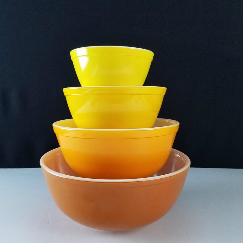 Pyrex Daisy Orange Yellow Round Mixing Bowls 401, 402, 403, 404