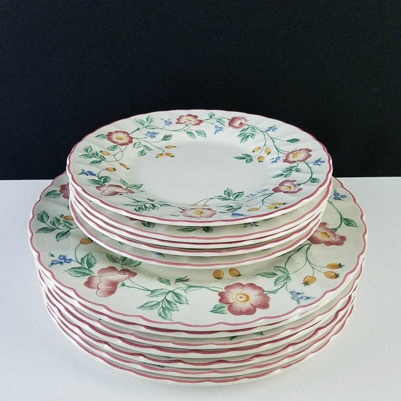 Johnson Brothers England Summer Chintz Dinnerware 12 Pcs