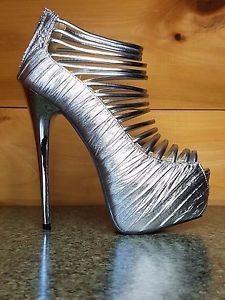 Elle 32C Metallic Silver Pleated Upper Strappy Platform Shoe Sizes 7.5 & 8.5