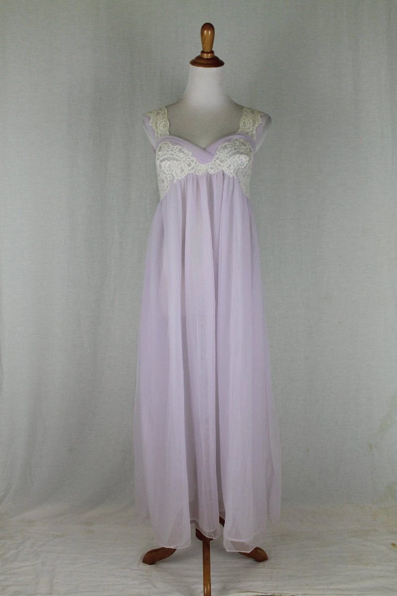De Perrier Paris Vtg 1950's Violet Nylon & Chantilly Lace Nightgown Negligee S