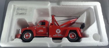 Texaco 1955 Diamond-T Wrecker Die-Cast Metal Replica 1:34 Scale