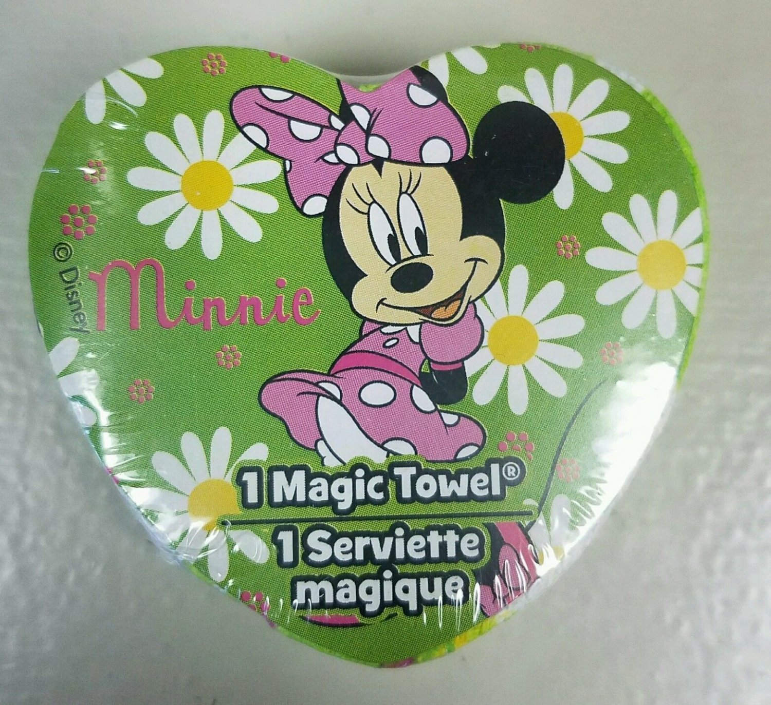 MAGIC TOWEL feat. MINNIE MOUSE (green) grows to 11"x11" washcloth