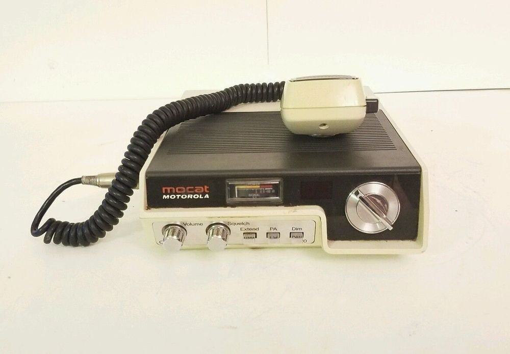 1976 Motorola Mocat CB Radio Model 2020 With Microphone TMN6119