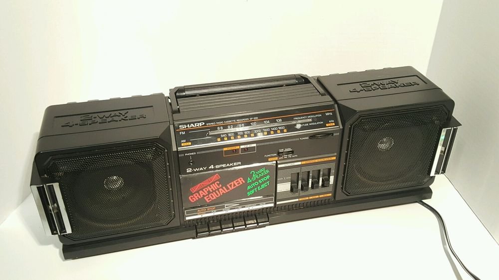 VINTAGE SHARP GF330 PORTABLE STEREO AM/FM RADIO CASSETTE/RECORDER