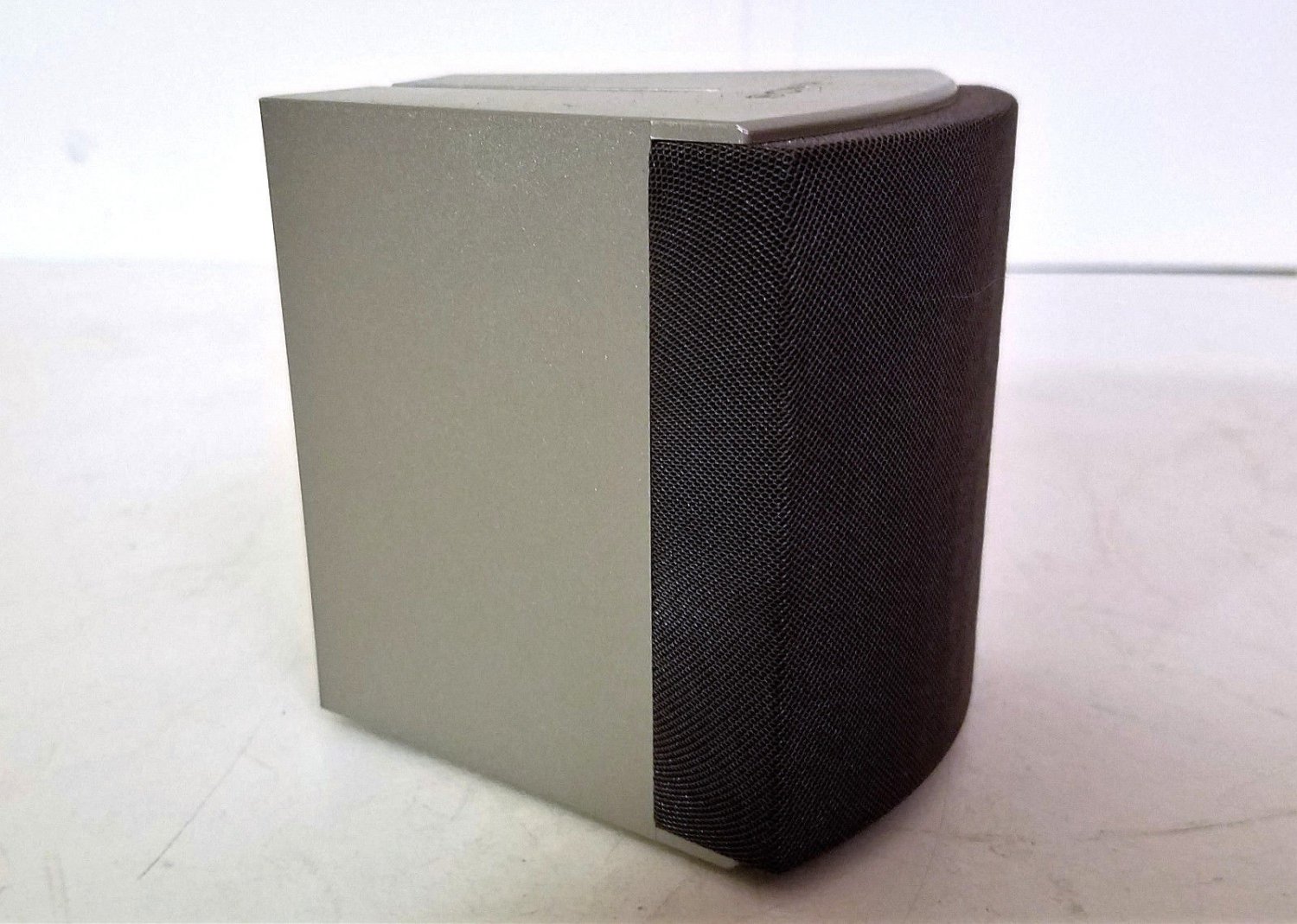 Sony Bookshelf Speakers 1 Small Silver Tiny Shelf Mini SS-TS300 30W 3ohm 4"