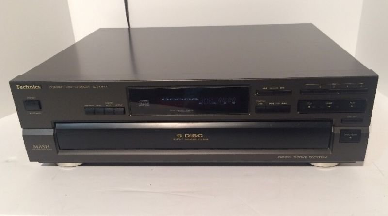 Technics SL-PD647 5 disc CD Player MASH made in japan. TESTED