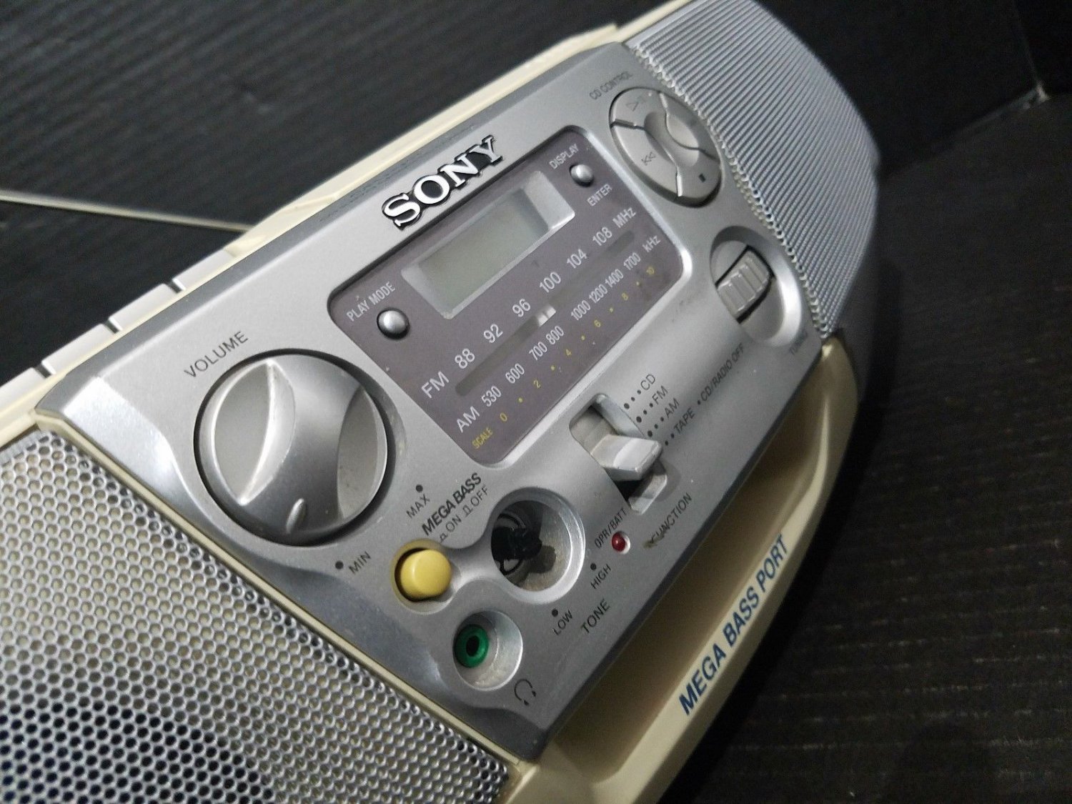 Sony CFDV17 CD Radio Cassette Boombox w/ Power Cord Loud Mega Bass