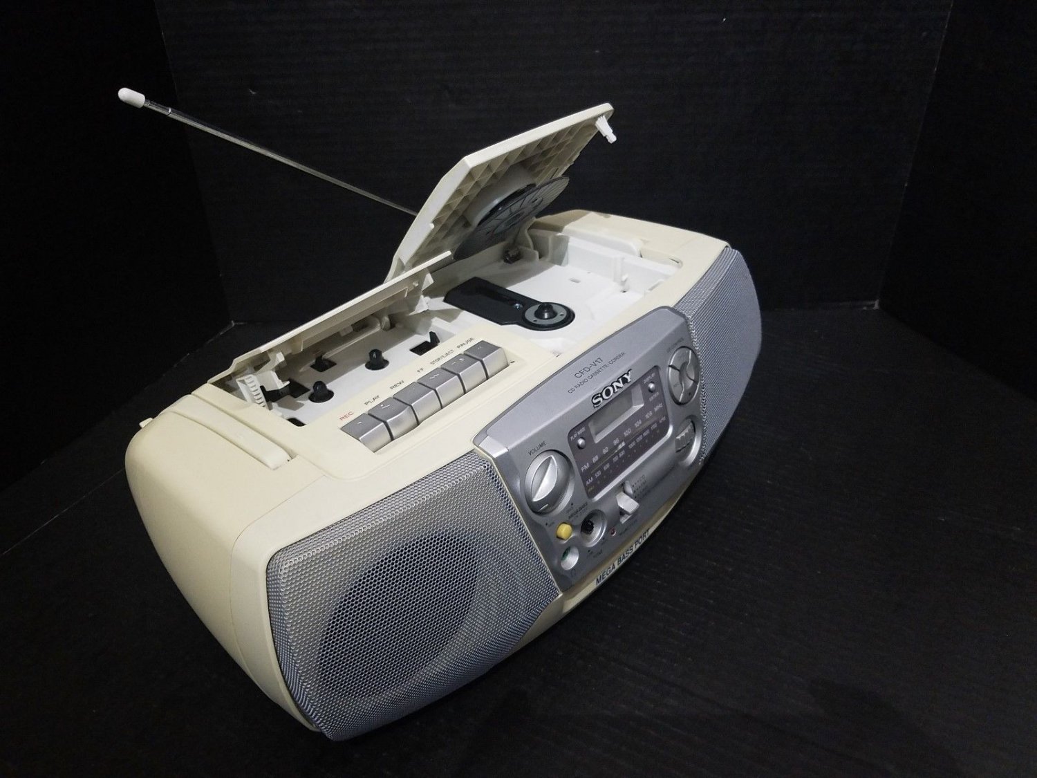 Sony CFDV17 CD Radio Cassette Boombox w/ Power Cord Loud Mega Bass